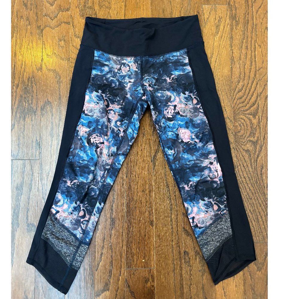 Lululemon "If Your're Lucky" cropped leggings size 6 Pink Blue Grey